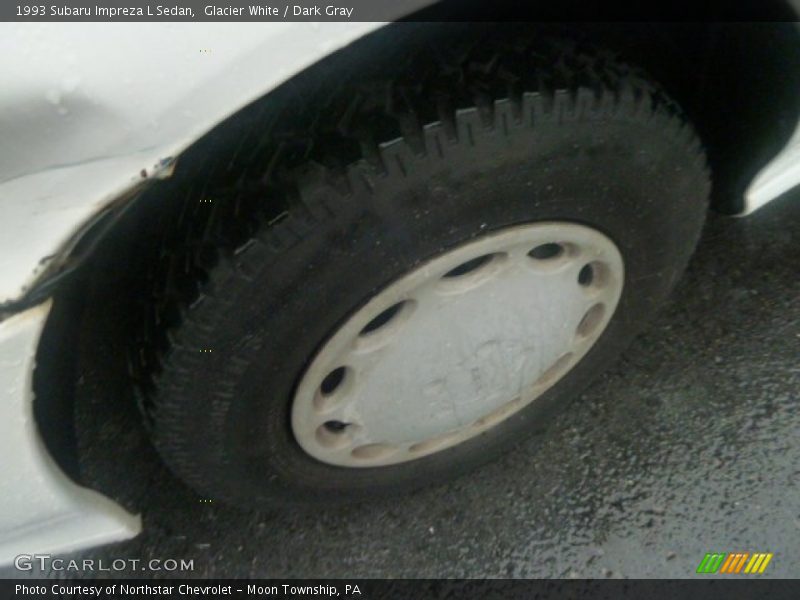 Glacier White / Dark Gray 1993 Subaru Impreza L Sedan