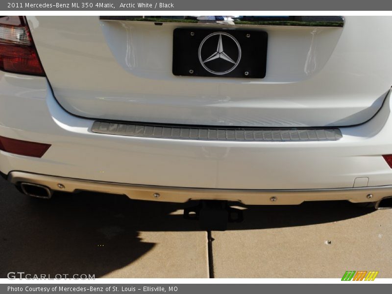 Arctic White / Black 2011 Mercedes-Benz ML 350 4Matic
