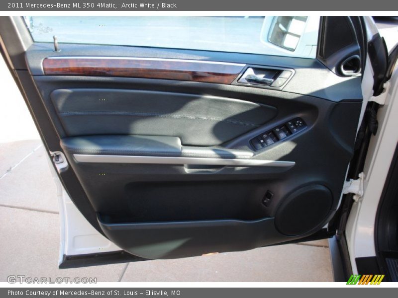 Arctic White / Black 2011 Mercedes-Benz ML 350 4Matic