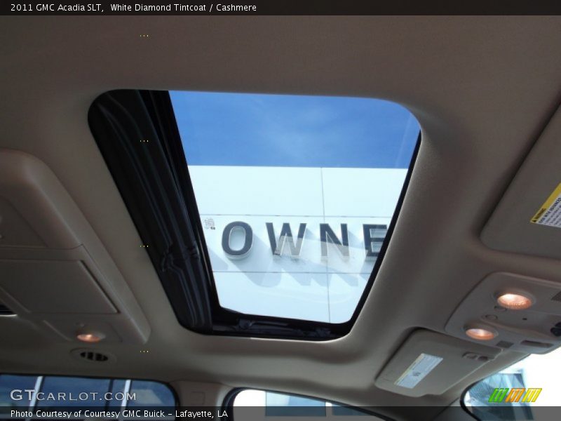 White Diamond Tintcoat / Cashmere 2011 GMC Acadia SLT