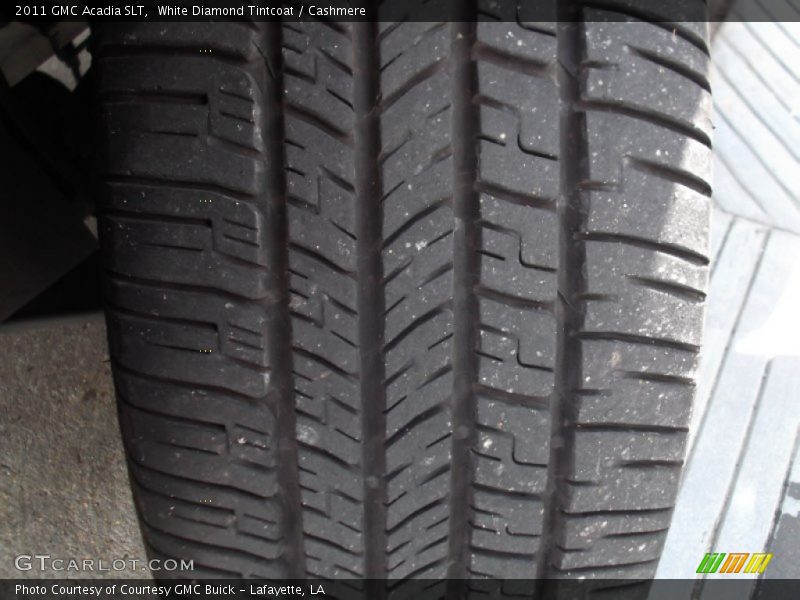 White Diamond Tintcoat / Cashmere 2011 GMC Acadia SLT