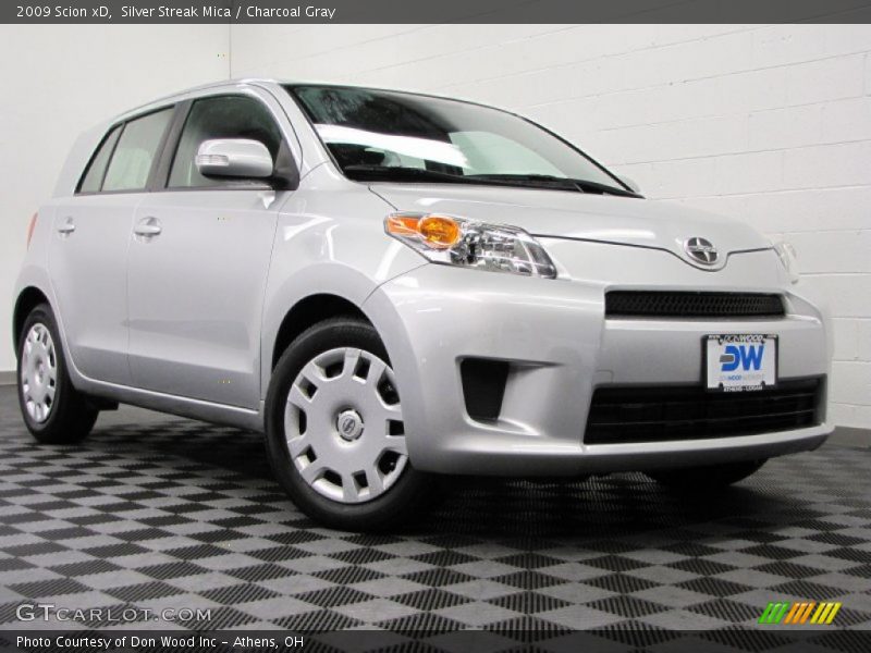 Silver Streak Mica / Charcoal Gray 2009 Scion xD