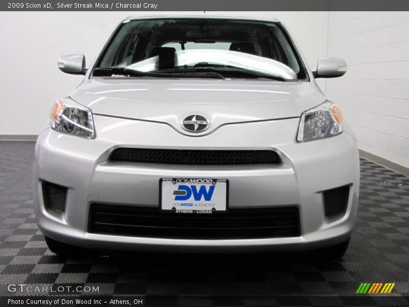 Silver Streak Mica / Charcoal Gray 2009 Scion xD