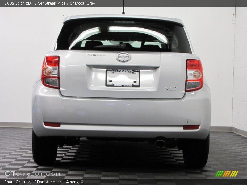 Silver Streak Mica / Charcoal Gray 2009 Scion xD