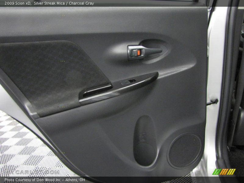 Silver Streak Mica / Charcoal Gray 2009 Scion xD