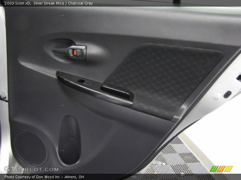 Silver Streak Mica / Charcoal Gray 2009 Scion xD