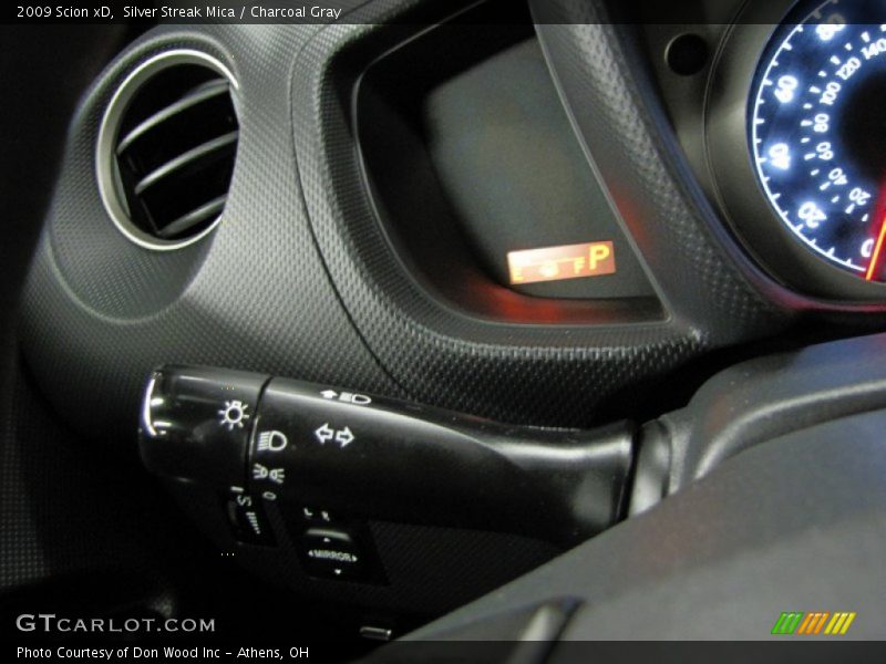 Silver Streak Mica / Charcoal Gray 2009 Scion xD