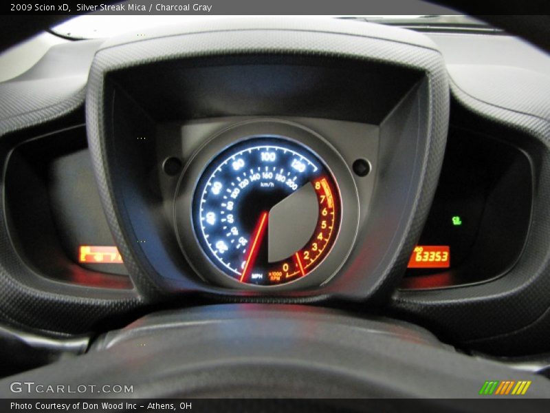 Silver Streak Mica / Charcoal Gray 2009 Scion xD