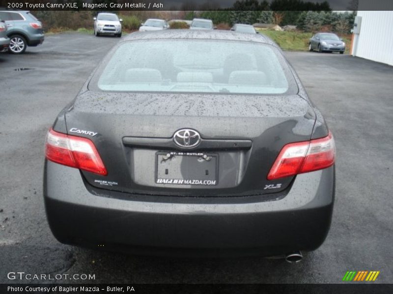 Magnetic Gray Metallic / Ash 2009 Toyota Camry XLE
