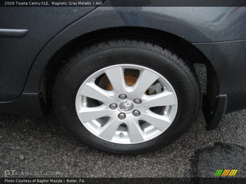 Magnetic Gray Metallic / Ash 2009 Toyota Camry XLE