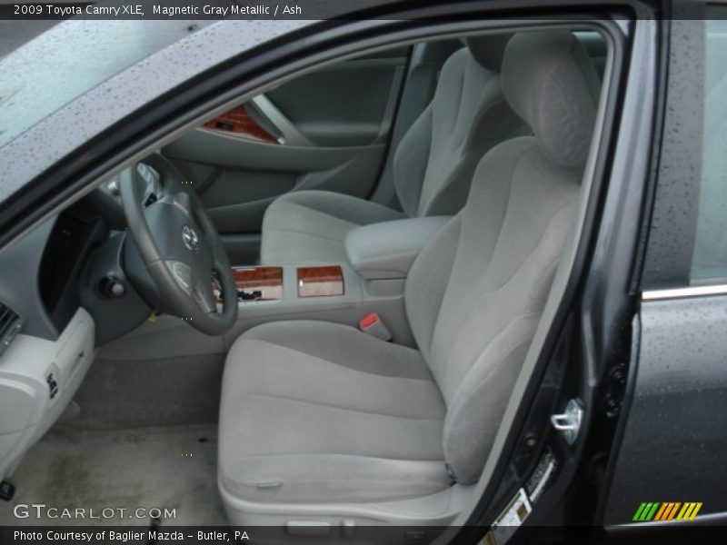 Magnetic Gray Metallic / Ash 2009 Toyota Camry XLE