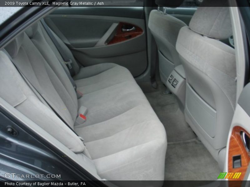 Magnetic Gray Metallic / Ash 2009 Toyota Camry XLE