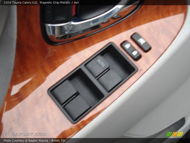 Magnetic Gray Metallic / Ash 2009 Toyota Camry XLE
