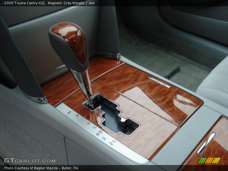 Magnetic Gray Metallic / Ash 2009 Toyota Camry XLE