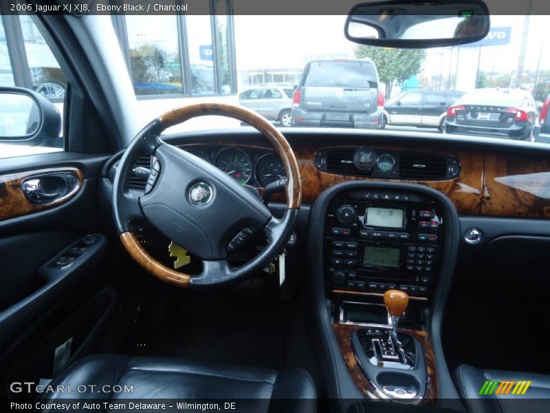 Dashboard of 2006 XJ XJ8