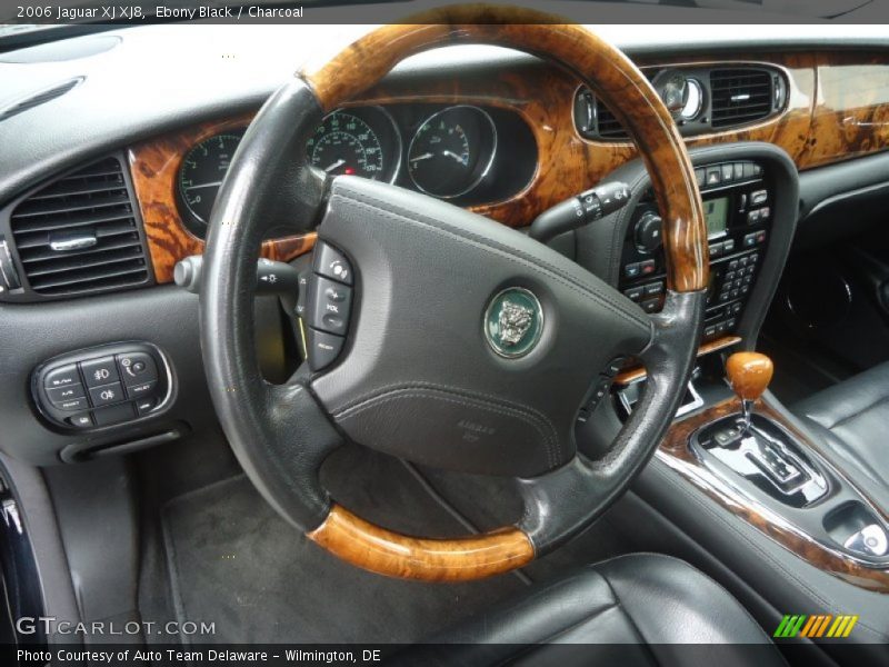  2006 XJ XJ8 Steering Wheel