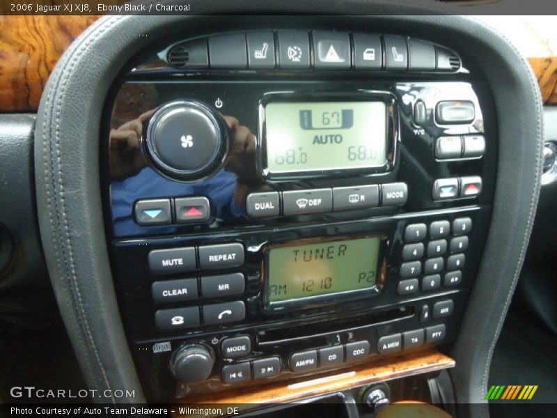 Controls of 2006 XJ XJ8