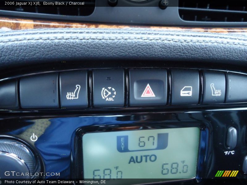 Controls of 2006 XJ XJ8