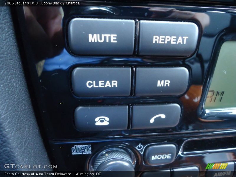 Controls of 2006 XJ XJ8