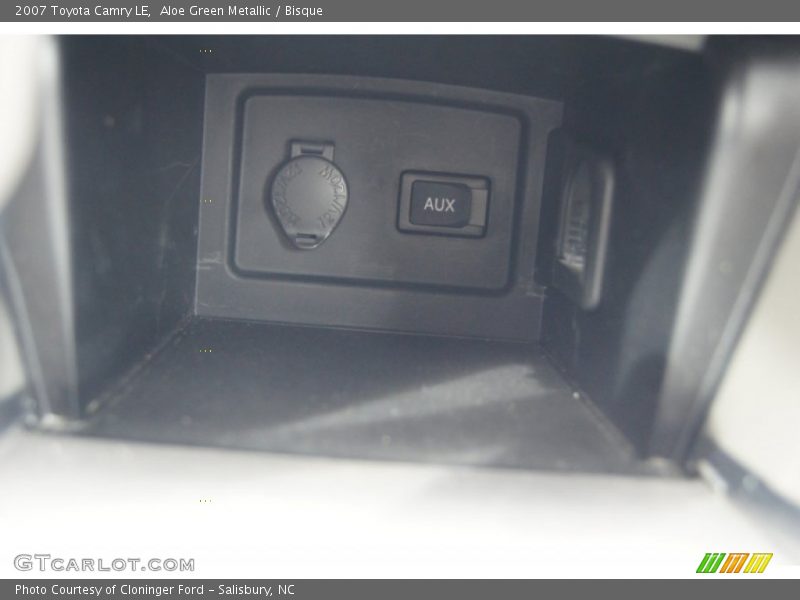 Aloe Green Metallic / Bisque 2007 Toyota Camry LE