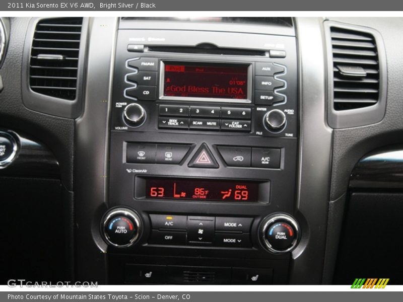 Bright Silver / Black 2011 Kia Sorento EX V6 AWD