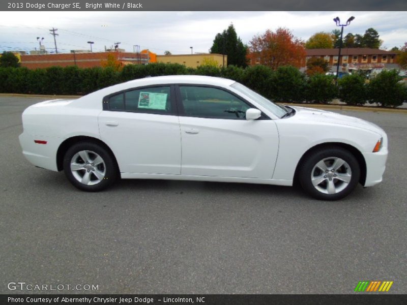 Bright White / Black 2013 Dodge Charger SE