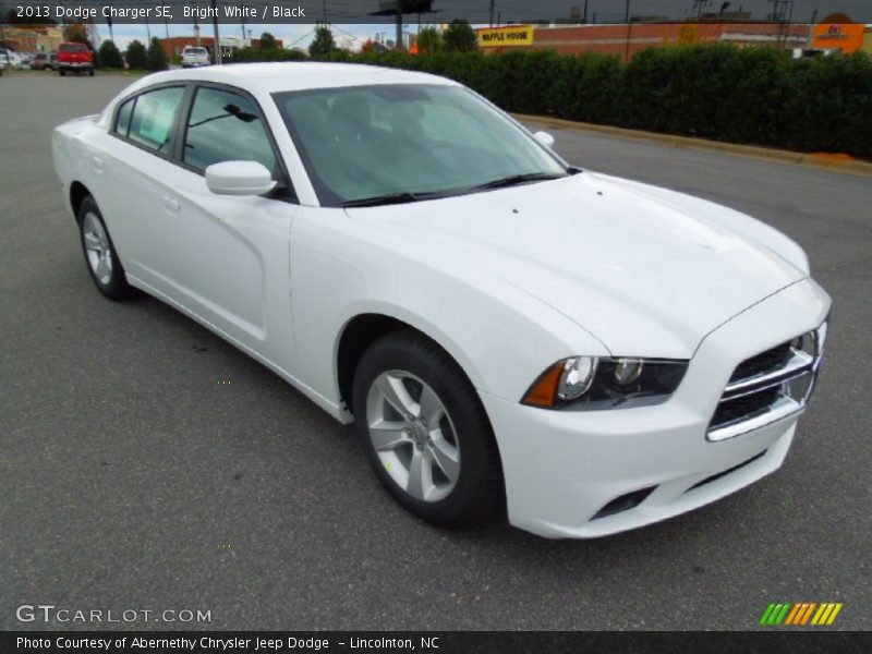 Bright White / Black 2013 Dodge Charger SE