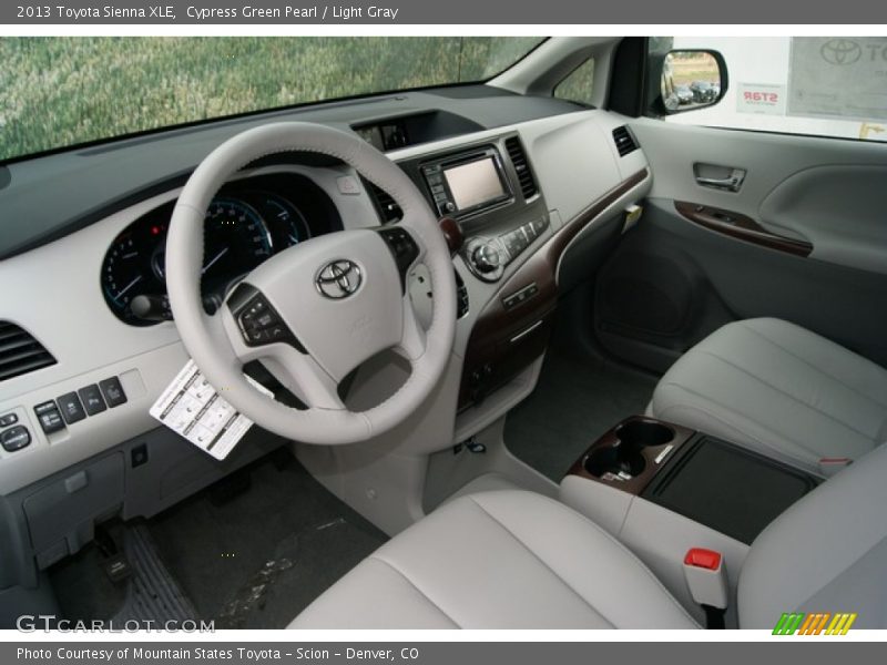 Cypress Green Pearl / Light Gray 2013 Toyota Sienna XLE