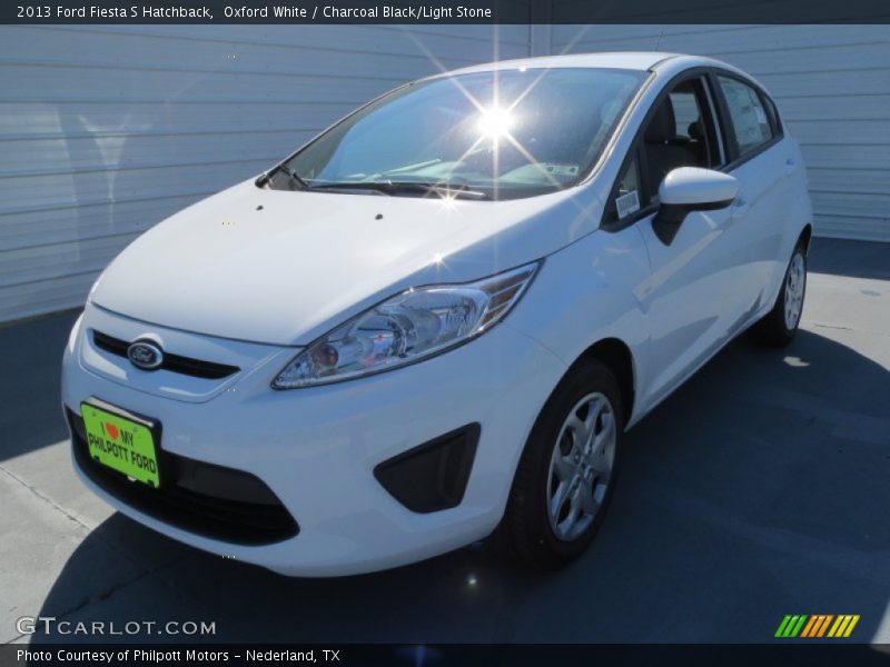 Oxford White / Charcoal Black/Light Stone 2013 Ford Fiesta S Hatchback