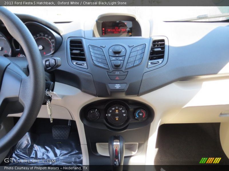 Oxford White / Charcoal Black/Light Stone 2013 Ford Fiesta S Hatchback