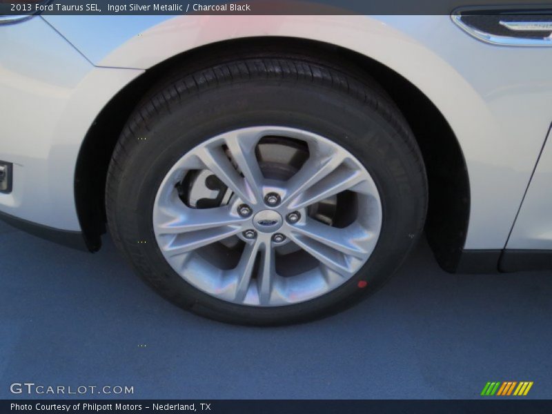 Ingot Silver Metallic / Charcoal Black 2013 Ford Taurus SEL