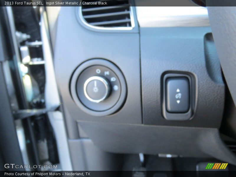 Ingot Silver Metallic / Charcoal Black 2013 Ford Taurus SEL