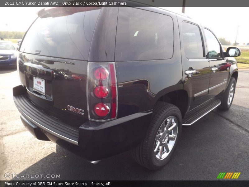 Onyx Black / Cocoa/Light Cashmere 2013 GMC Yukon Denali AWD