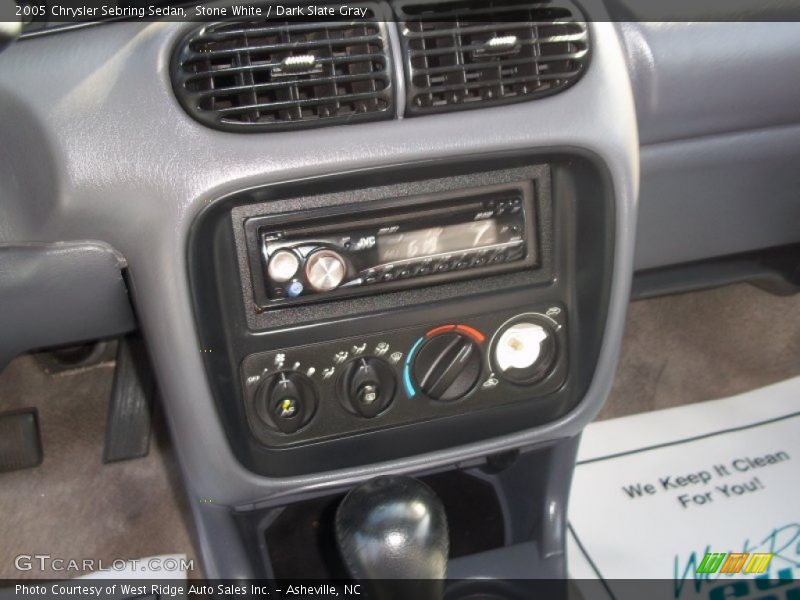 Stone White / Dark Slate Gray 2005 Chrysler Sebring Sedan