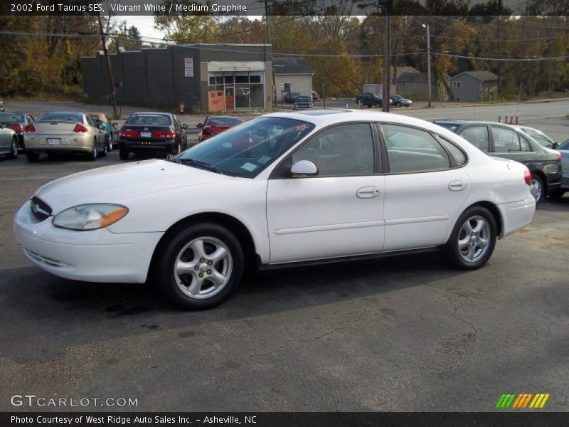 Vibrant White / Medium Graphite 2002 Ford Taurus SES