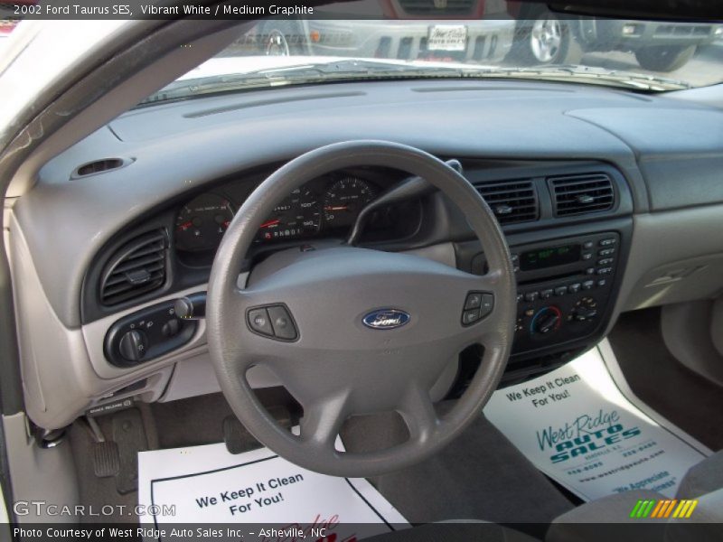 Vibrant White / Medium Graphite 2002 Ford Taurus SES