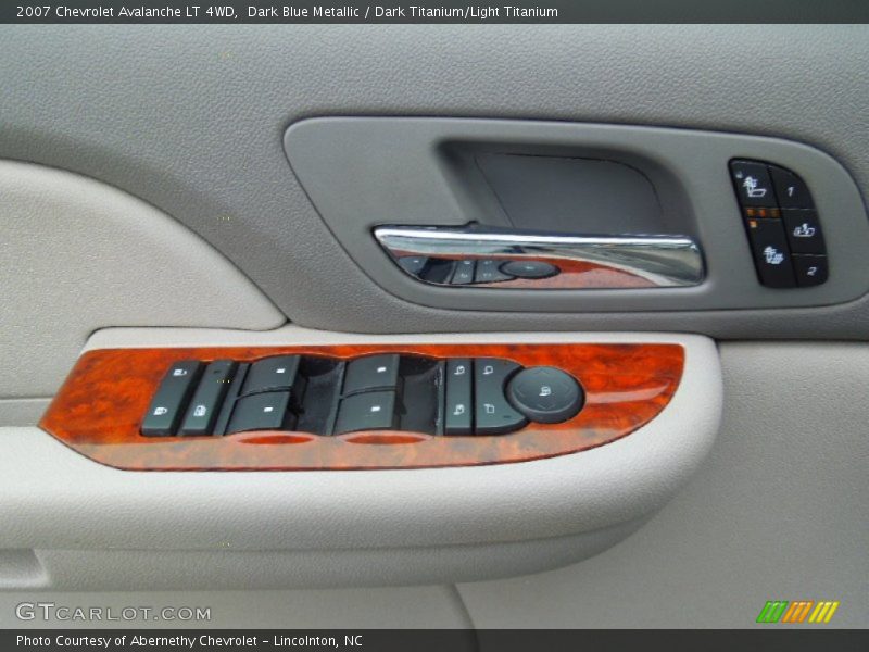 Dark Blue Metallic / Dark Titanium/Light Titanium 2007 Chevrolet Avalanche LT 4WD