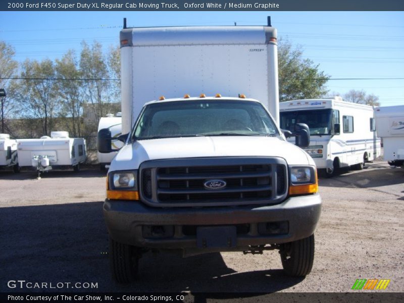 Oxford White / Medium Graphite 2000 Ford F450 Super Duty XL Regular Cab Moving Truck