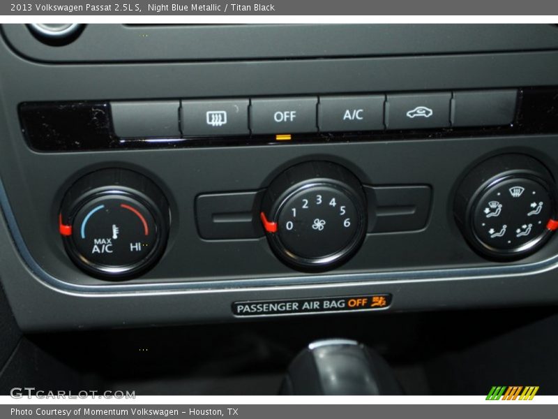 Night Blue Metallic / Titan Black 2013 Volkswagen Passat 2.5L S