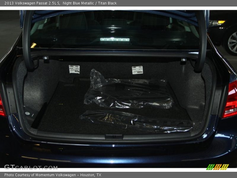 Night Blue Metallic / Titan Black 2013 Volkswagen Passat 2.5L S
