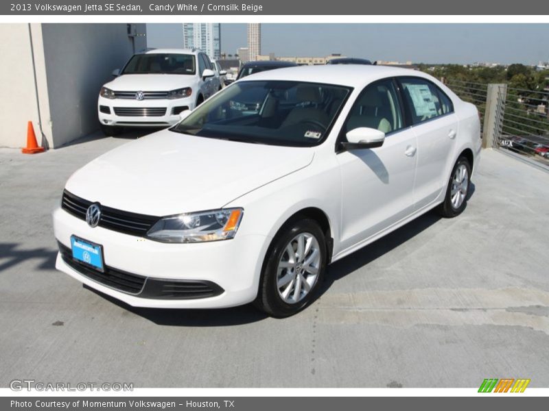 Candy White / Cornsilk Beige 2013 Volkswagen Jetta SE Sedan