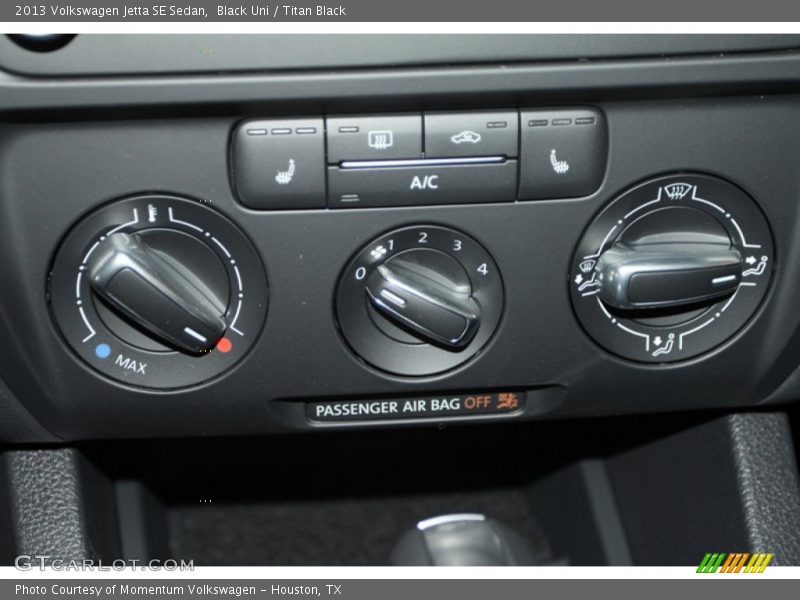 Black Uni / Titan Black 2013 Volkswagen Jetta SE Sedan