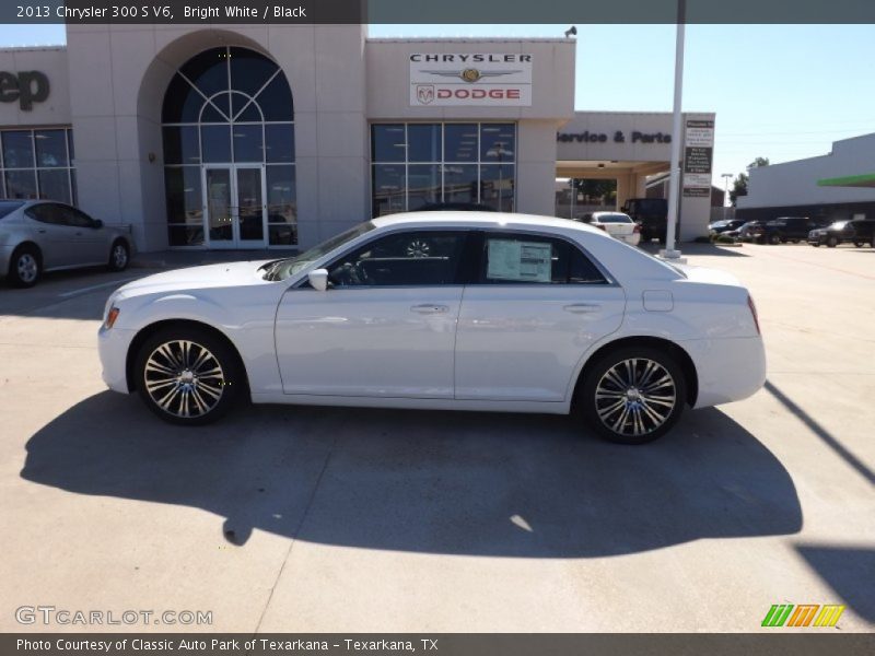 Bright White / Black 2013 Chrysler 300 S V6