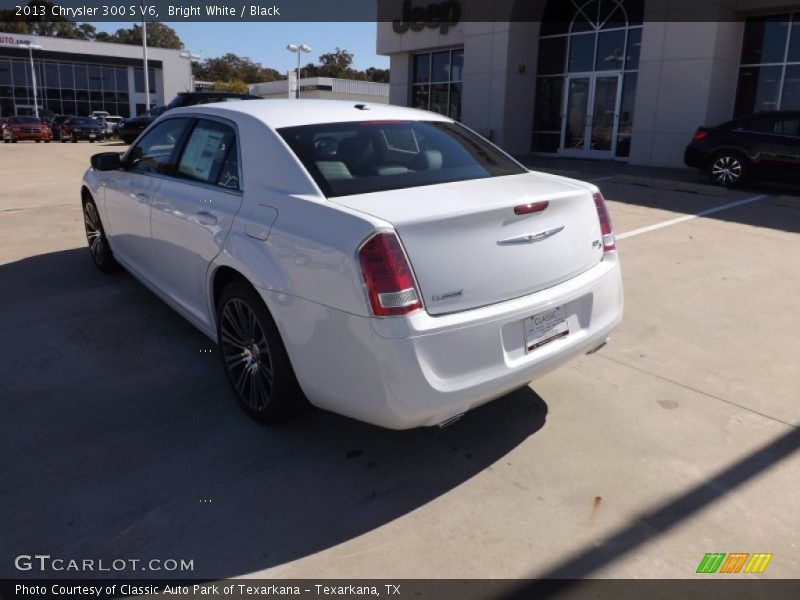 Bright White / Black 2013 Chrysler 300 S V6
