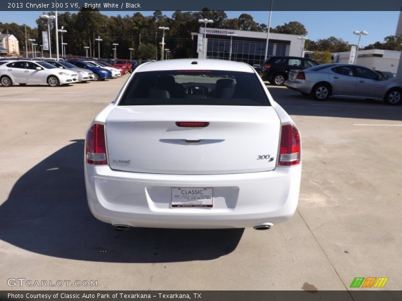 Bright White / Black 2013 Chrysler 300 S V6