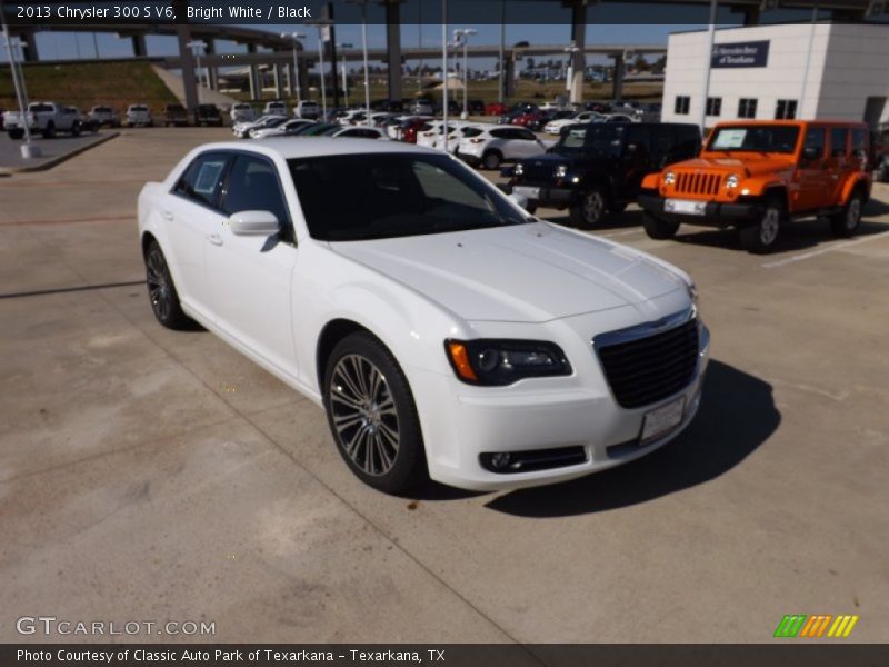 Bright White / Black 2013 Chrysler 300 S V6