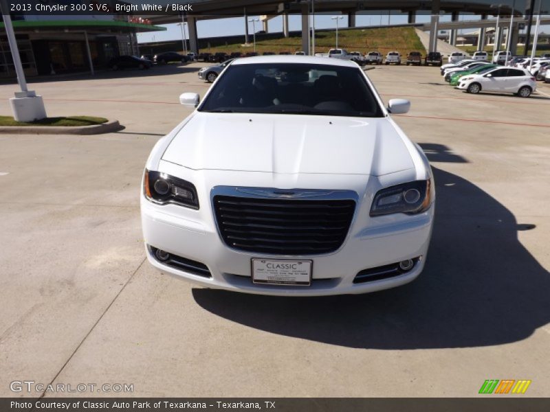 Bright White / Black 2013 Chrysler 300 S V6