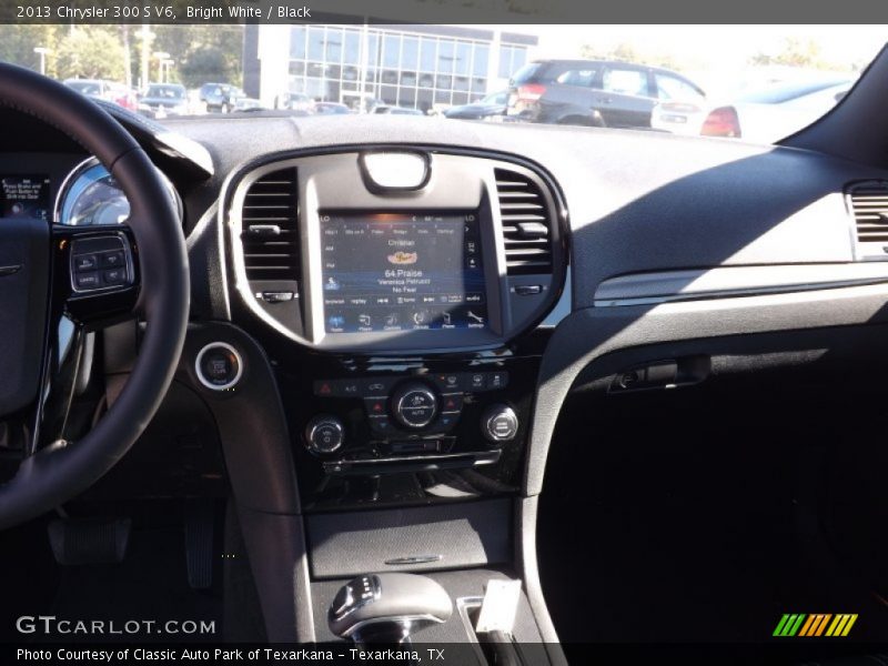 Bright White / Black 2013 Chrysler 300 S V6