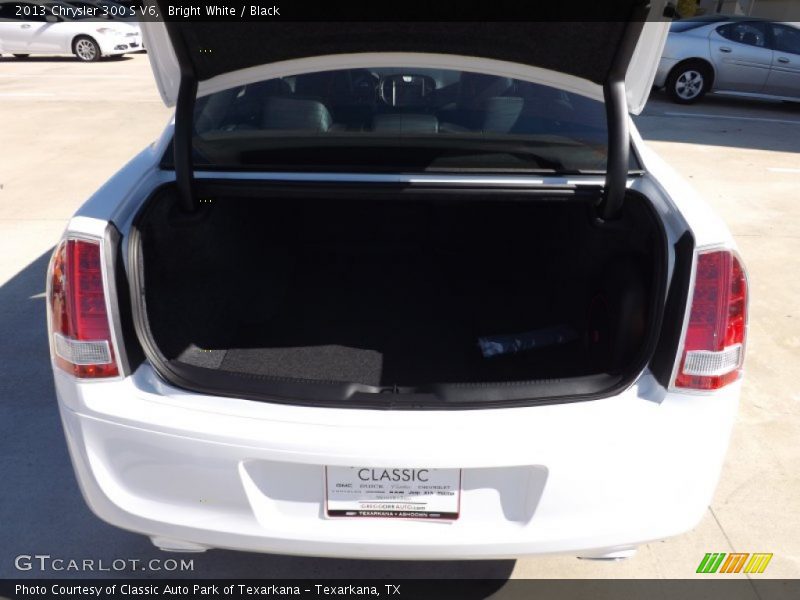 Bright White / Black 2013 Chrysler 300 S V6