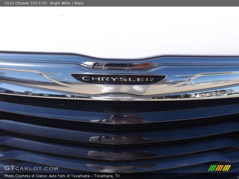 Bright White / Black 2013 Chrysler 300 S V6